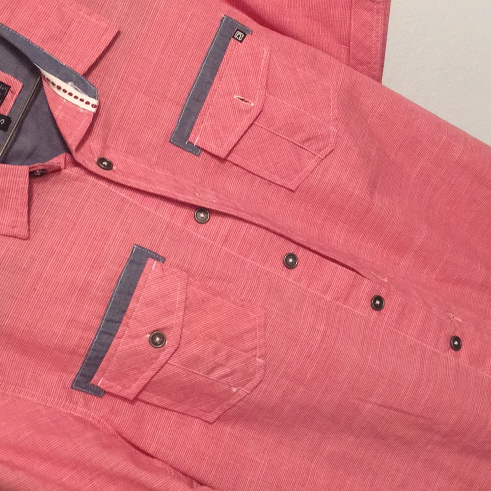 Distortion - Picture 2 of 3